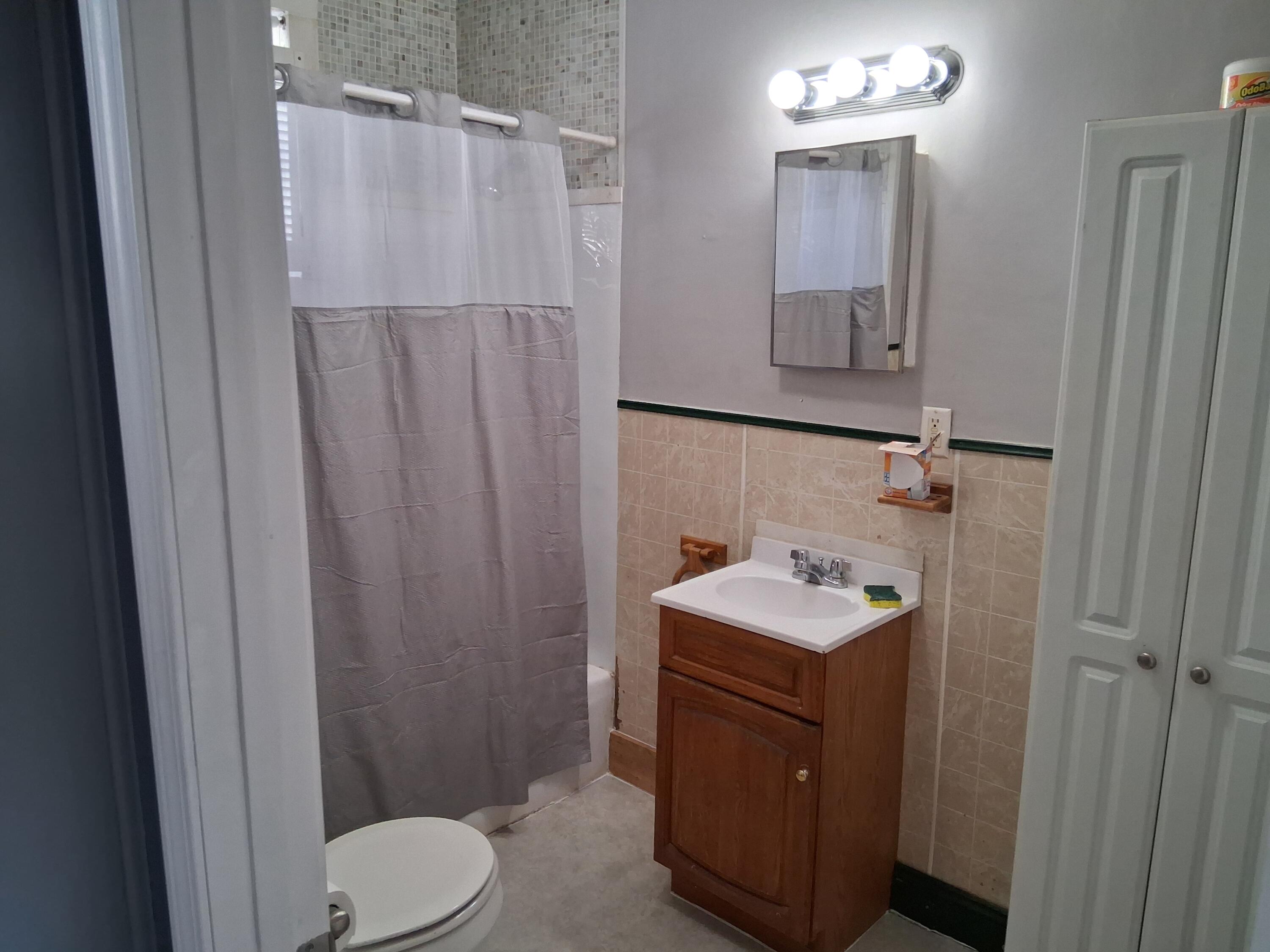 432 High Street Rumford, ME 04276 - Photo 15 of 20 Albert bathroom