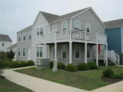 a view of a yard in front of house