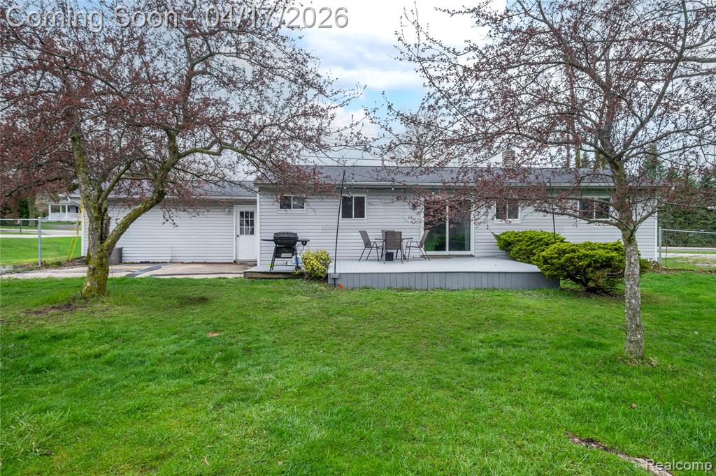5395 Howe Road Grand Blanc, MI 48439 - Photo 4 of 25