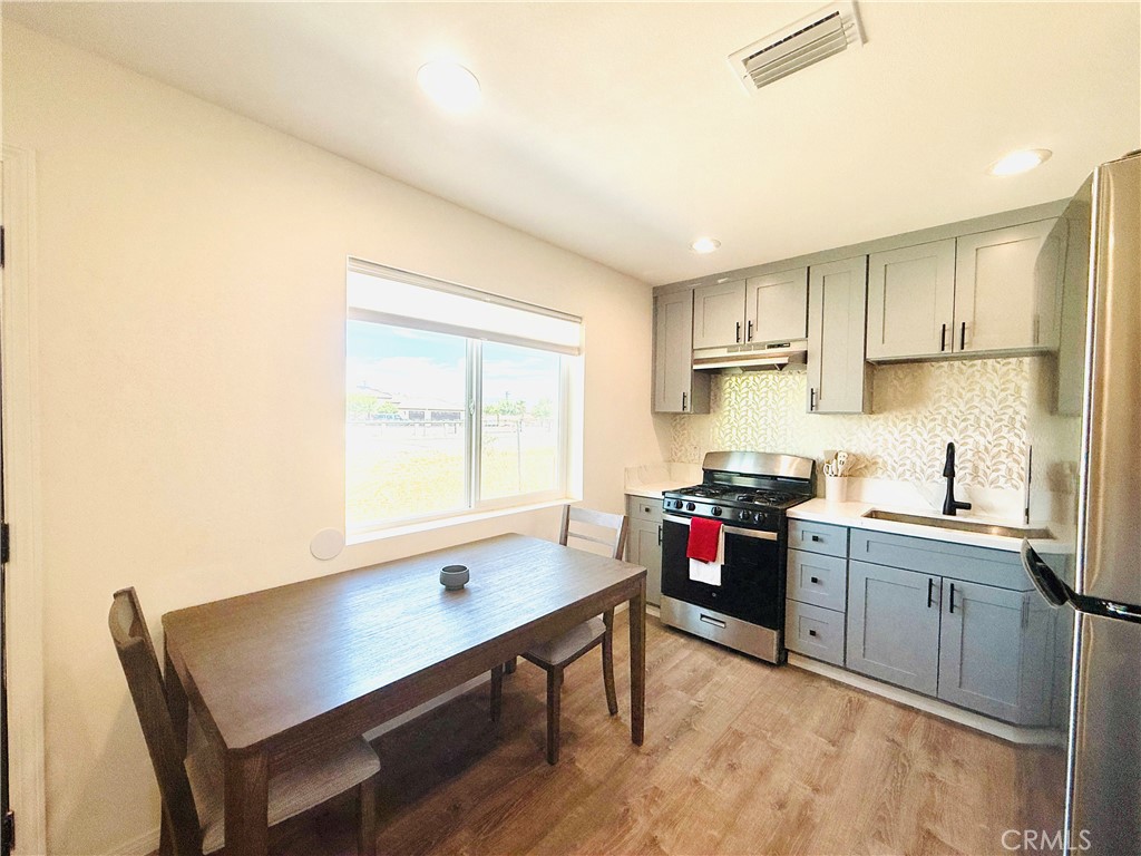14080 Mohawk Road Apple Valley, CA 92307 - Photo 11 of 26 View from kitchen