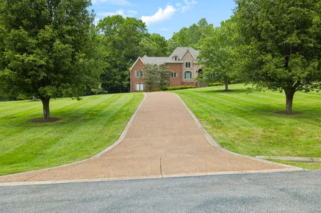 $2,749,000 | 1075 Natchez Valley Lane, Franklin, TN 37064