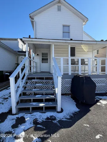 $1,900 | 711 Main Street, Unit REAR, Avoca, PA 18641