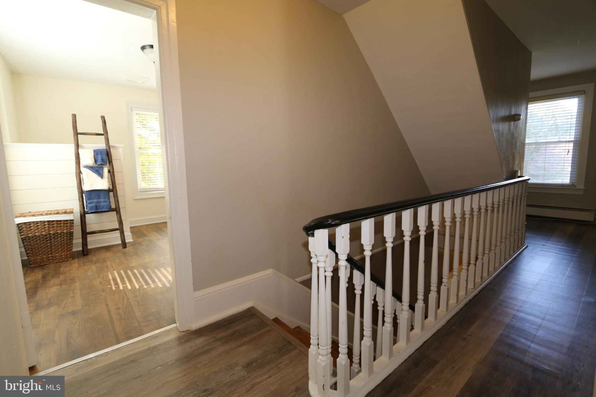 12329 Itnyre Road Smithsburg, MD 21783 - Photo 15 of 24 Upstairs Hallway