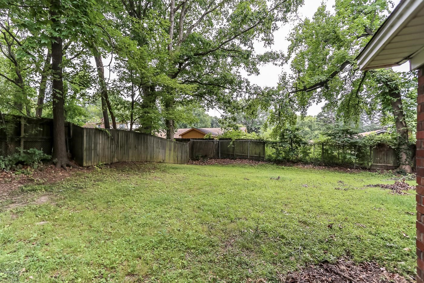 5217 Yale Road Memphis, TN 38134 - Photo 28 of 30 View of yard