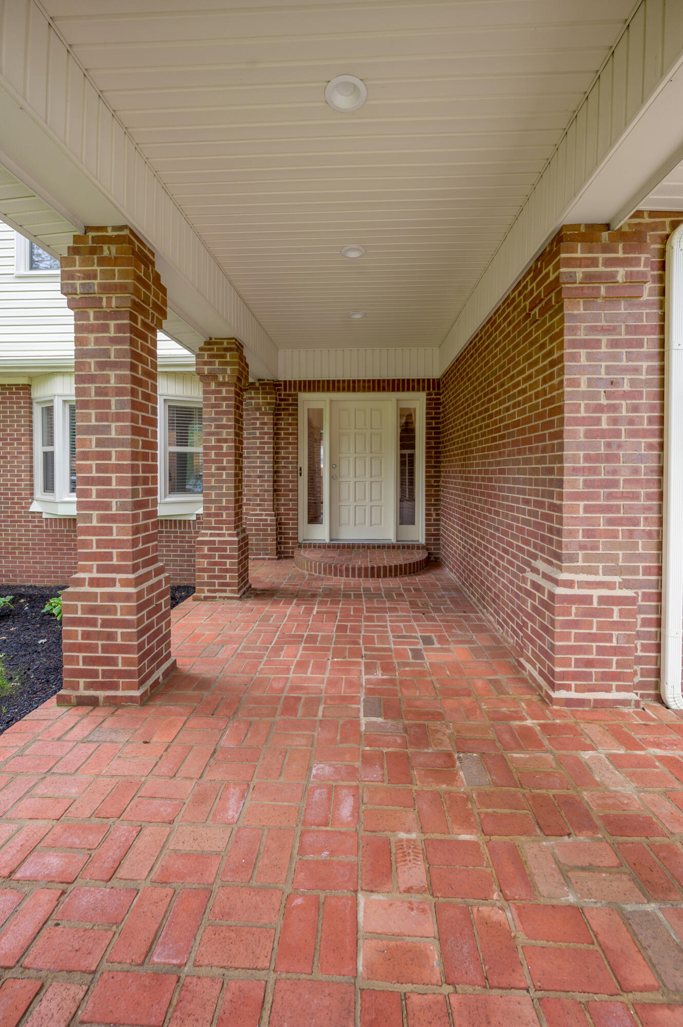 1074 Rockbridge Road Lexington, KY 40515 - Photo 4 of 52 TDB_6170