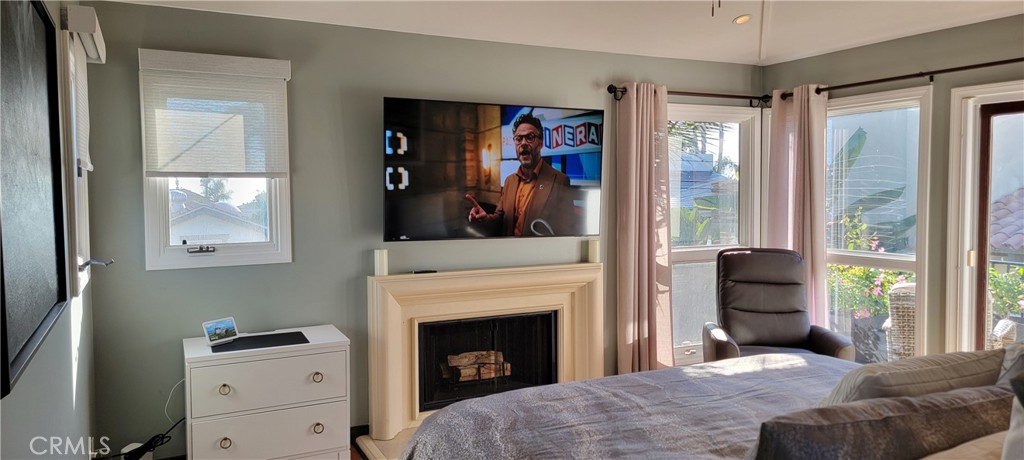 34283 Via Lopez Dana Point, CA 92624 - Photo 19 of 36 Primar Suite w/Fireplace, 65" TV, Large Ocean Horizon and Carden View Balcony