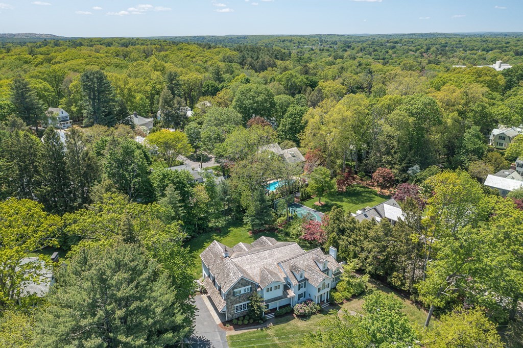 3 Ordway Road Wellesley, MA 02481 - Photo 5 of 38 a view of a city