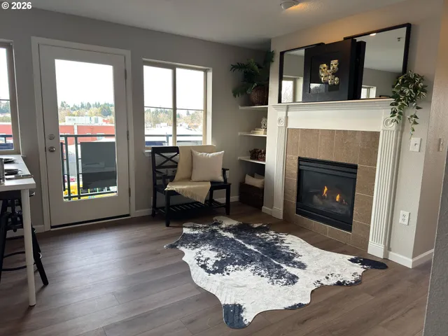 $215,000 | 318 Northeast Roberts Avenue, Unit 308, Gresham, OR 97030