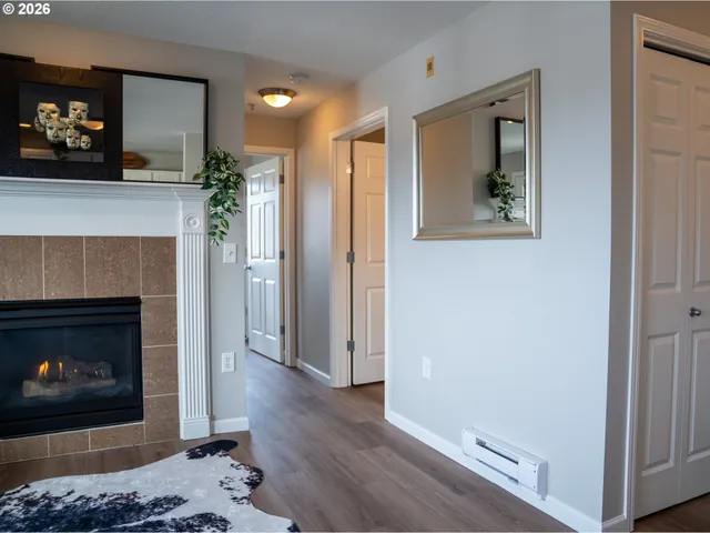 $215,000 | 318 Northeast Roberts Avenue, Unit 308, Gresham, OR 97030