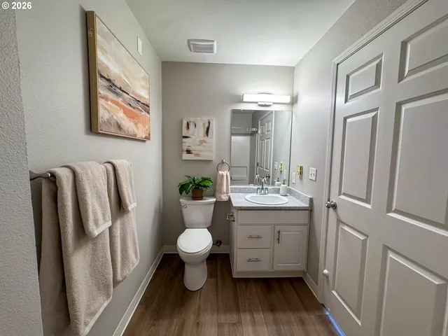 $215,000 | 318 Northeast Roberts Avenue, Unit 308, Gresham, OR 97030