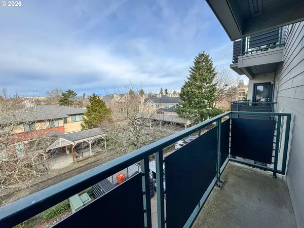$209,000 | 318 Northeast Roberts Avenue, Unit 308, Gresham, OR 97030