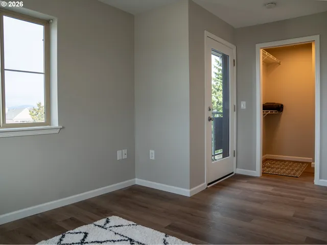 $215,000 | 318 Northeast Roberts Avenue, Unit 308, Gresham, OR 97030