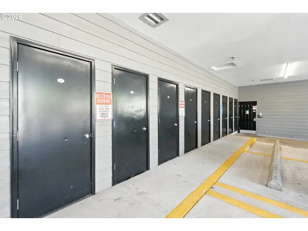 $209,000 | 318 Northeast Roberts Avenue, Unit 308, Gresham, OR 97030