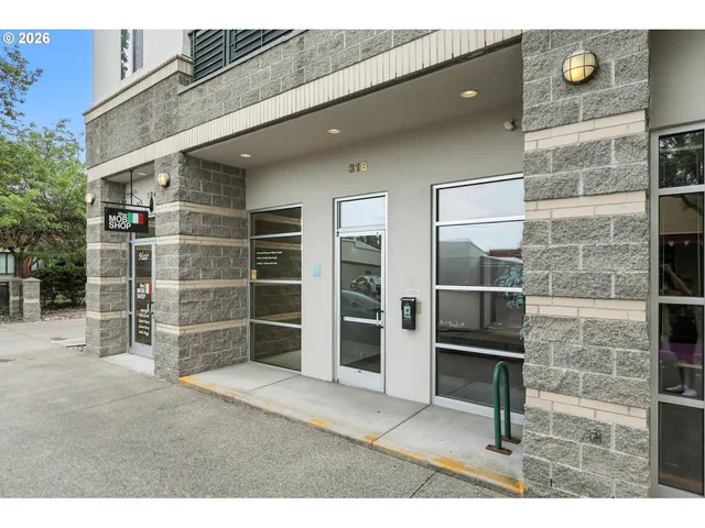 $215,000 | 318 Northeast Roberts Avenue, Unit 308, Gresham, OR 97030