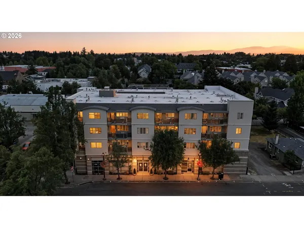 $209,000 | 318 Northeast Roberts Avenue, Unit 308, Gresham, OR 97030