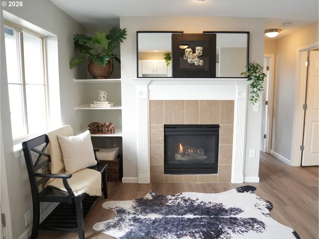 $215,000 | 318 Northeast Roberts Avenue, Unit 308, Gresham, OR 97030