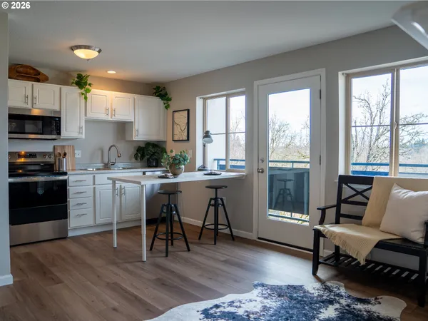 $209,000 | 318 Northeast Roberts Avenue, Unit 308, Gresham, OR 97030