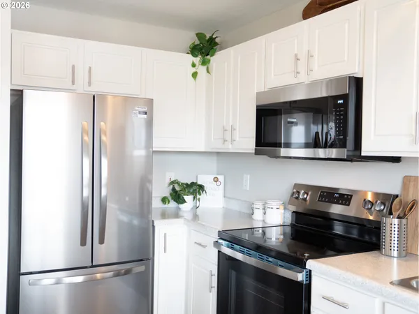 $209,000 | 318 Northeast Roberts Avenue, Unit 308, Gresham, OR 97030