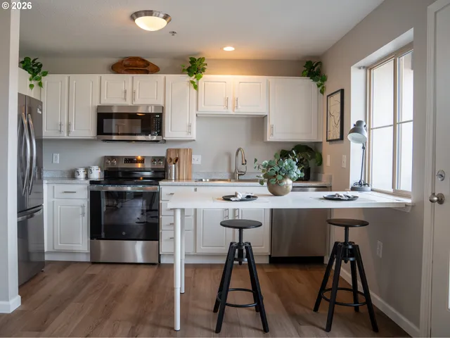 $215,000 | 318 Northeast Roberts Avenue, Unit 308, Gresham, OR 97030