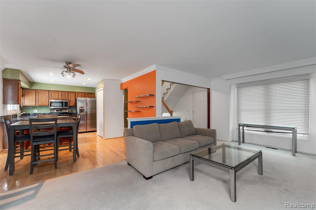 388 Huntington Court Rochester Hills, MI 48307 - Photo 13 of 37