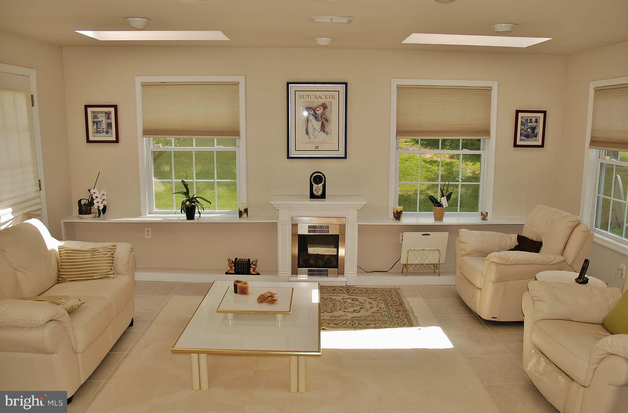 7805 Burdette Road Bethesda, MD 20817 - Photo 4 of 21 Sunroom