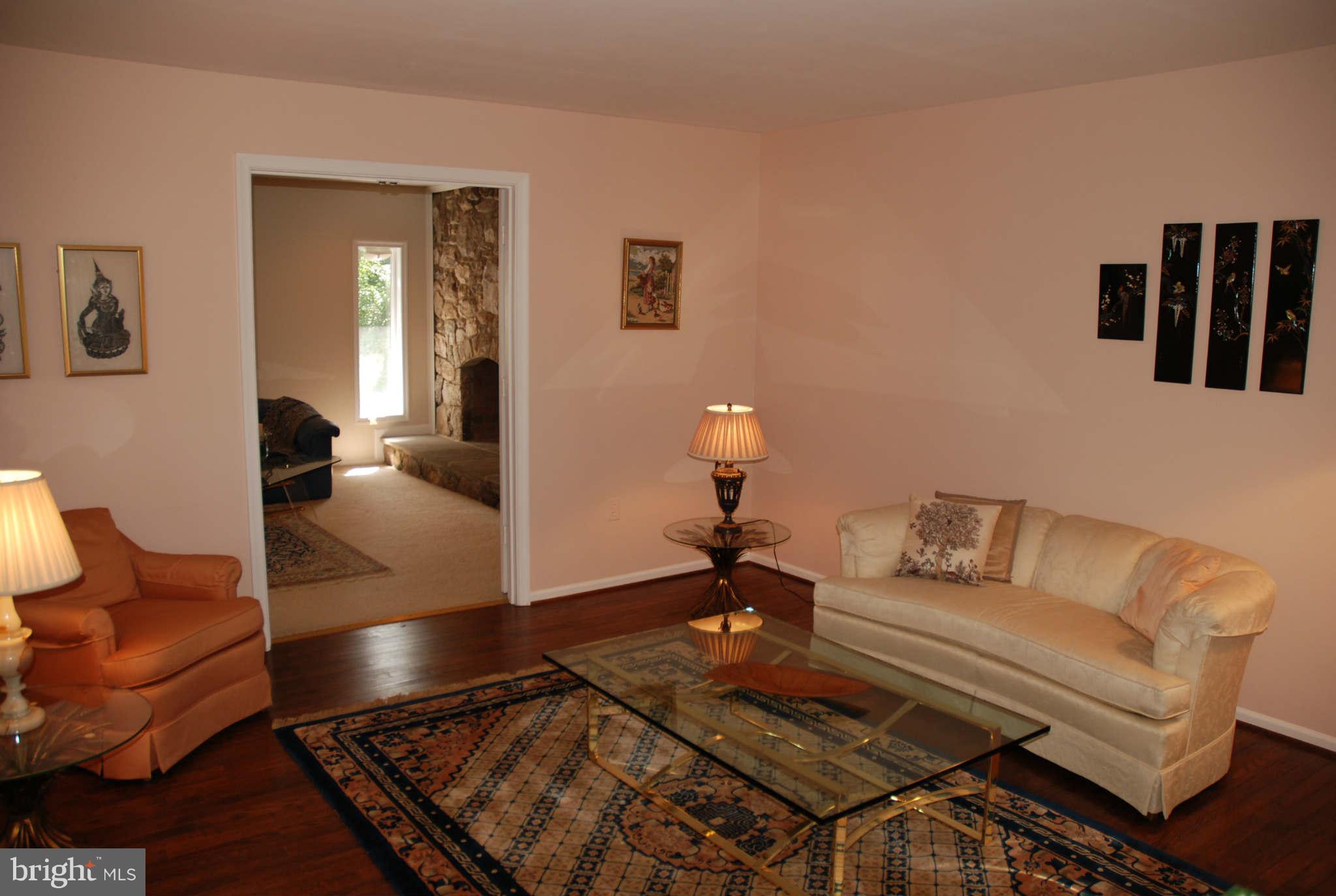 7805 Burdette Road Bethesda, MD 20817 - Photo 5 of 21 Living Room