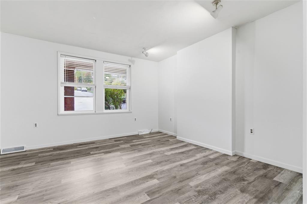 790 Highland Avenue Carnegie, PA 15106 - Photo 3 of 43 a view of empty room with window