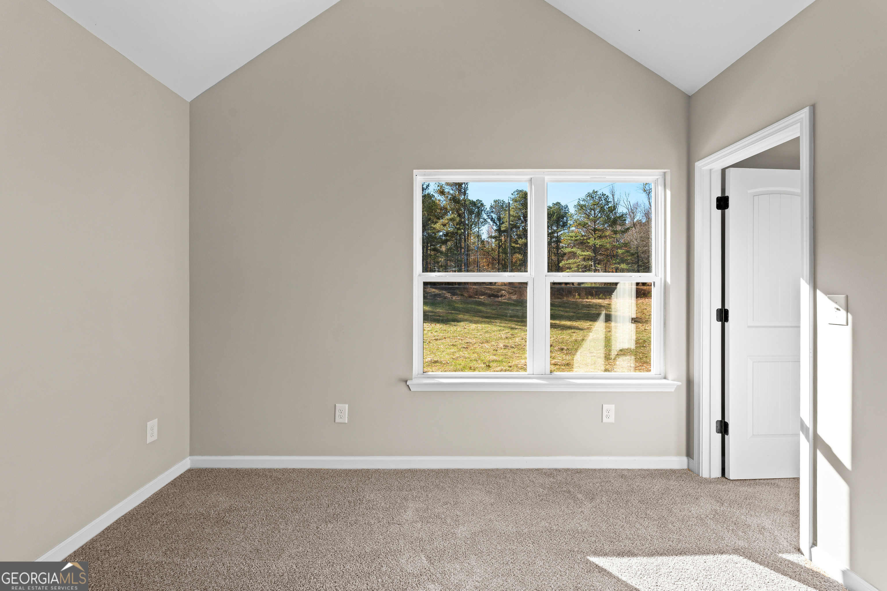 500 Todd Road Greenville, GA 30222 - Photo 20 of 47 an empty room with a window