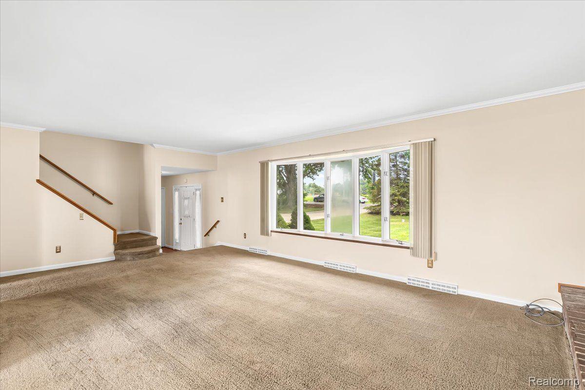 12398 Cundy Road Hartland, MI 48353 - Photo 7 of 28 12398 Cundy - Living