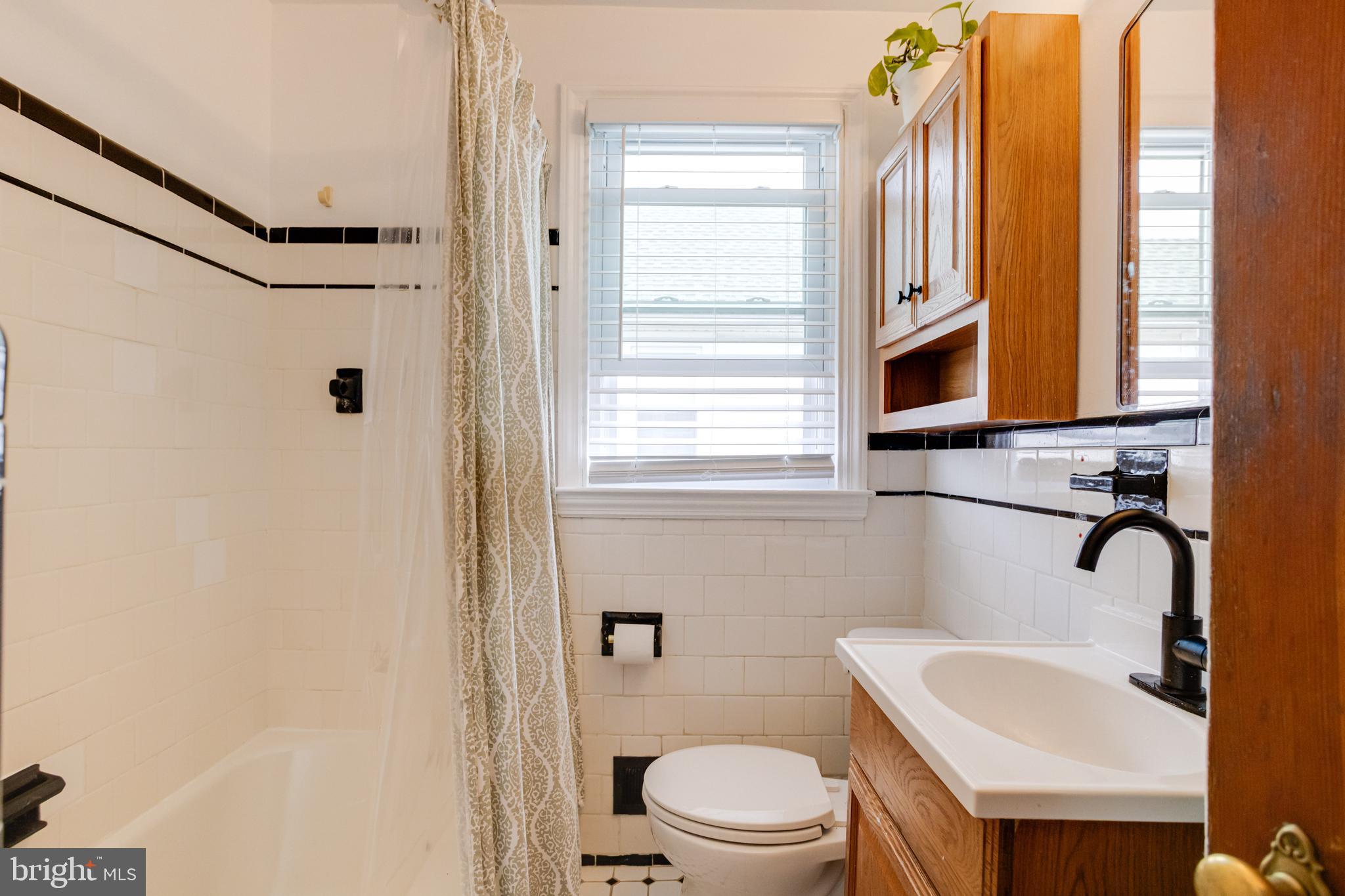 8307 Avondale Road Parkville, MD 21234 - Photo 24 of 44 Full Bathroom on Main Floor
