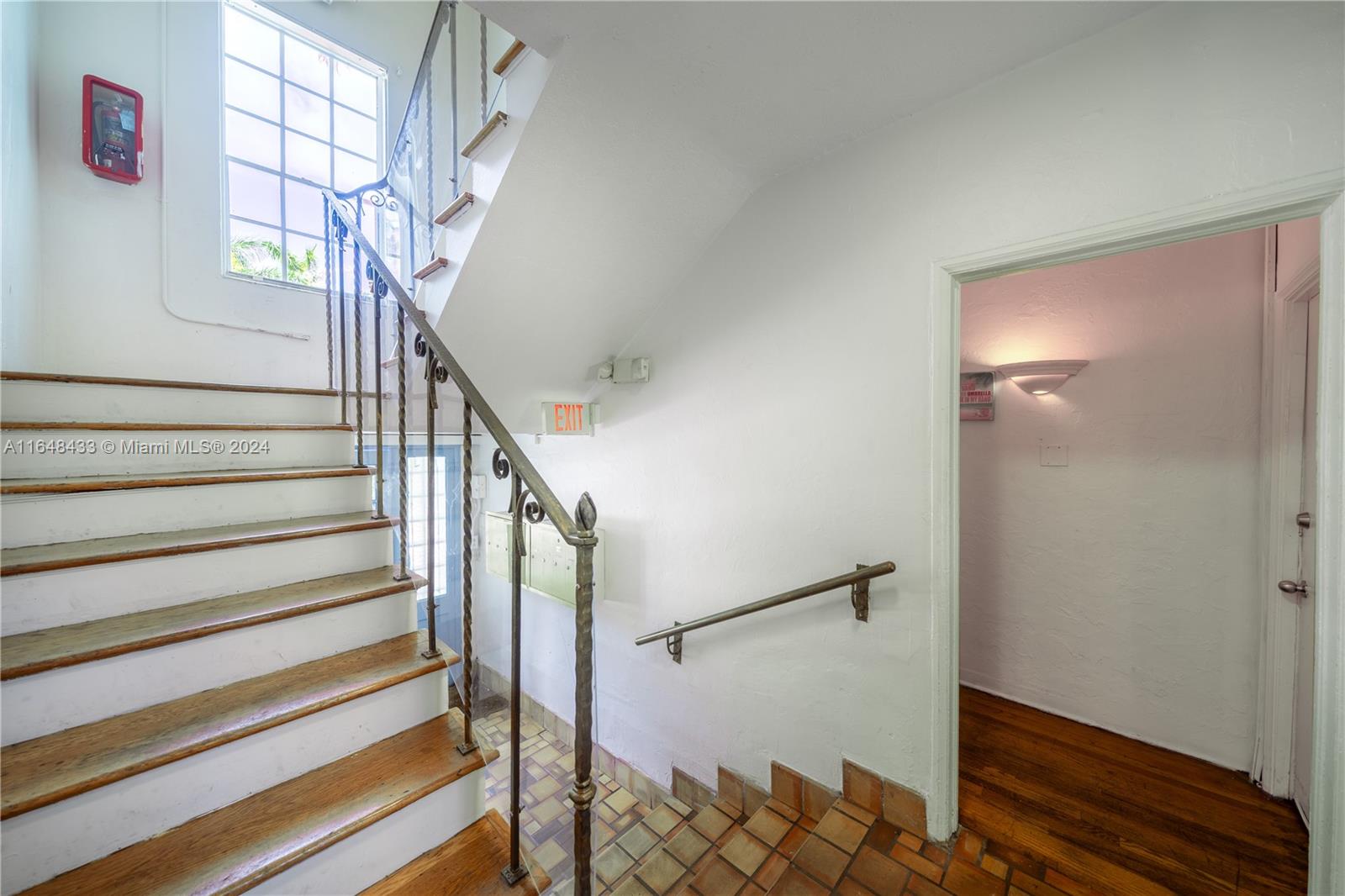 751 Euclid Avenue Miami Beach, FL 33139 - Photo 5 of 13 a view of entryway