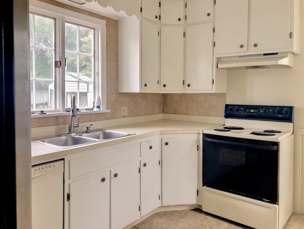 56 Reed Street Agawam, MA 01001 - Photo 6 of 30 Gallery Image 6