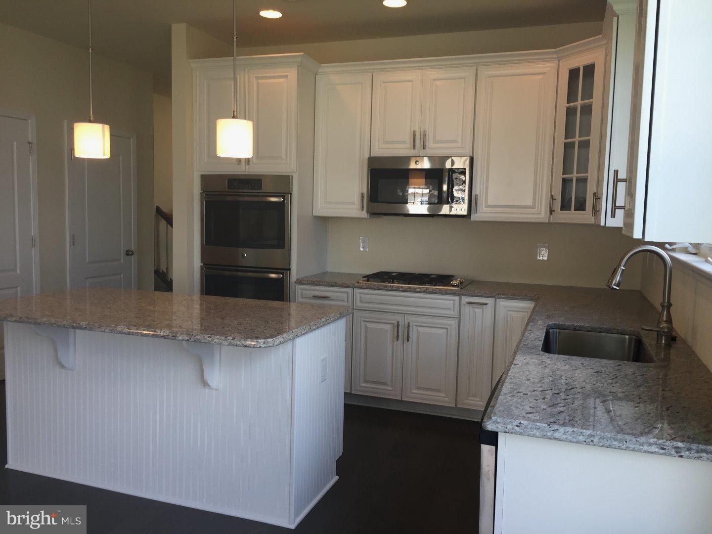32 Montclaire Road Medford, NJ 08055 - Photo 4 of 11 Kitchen