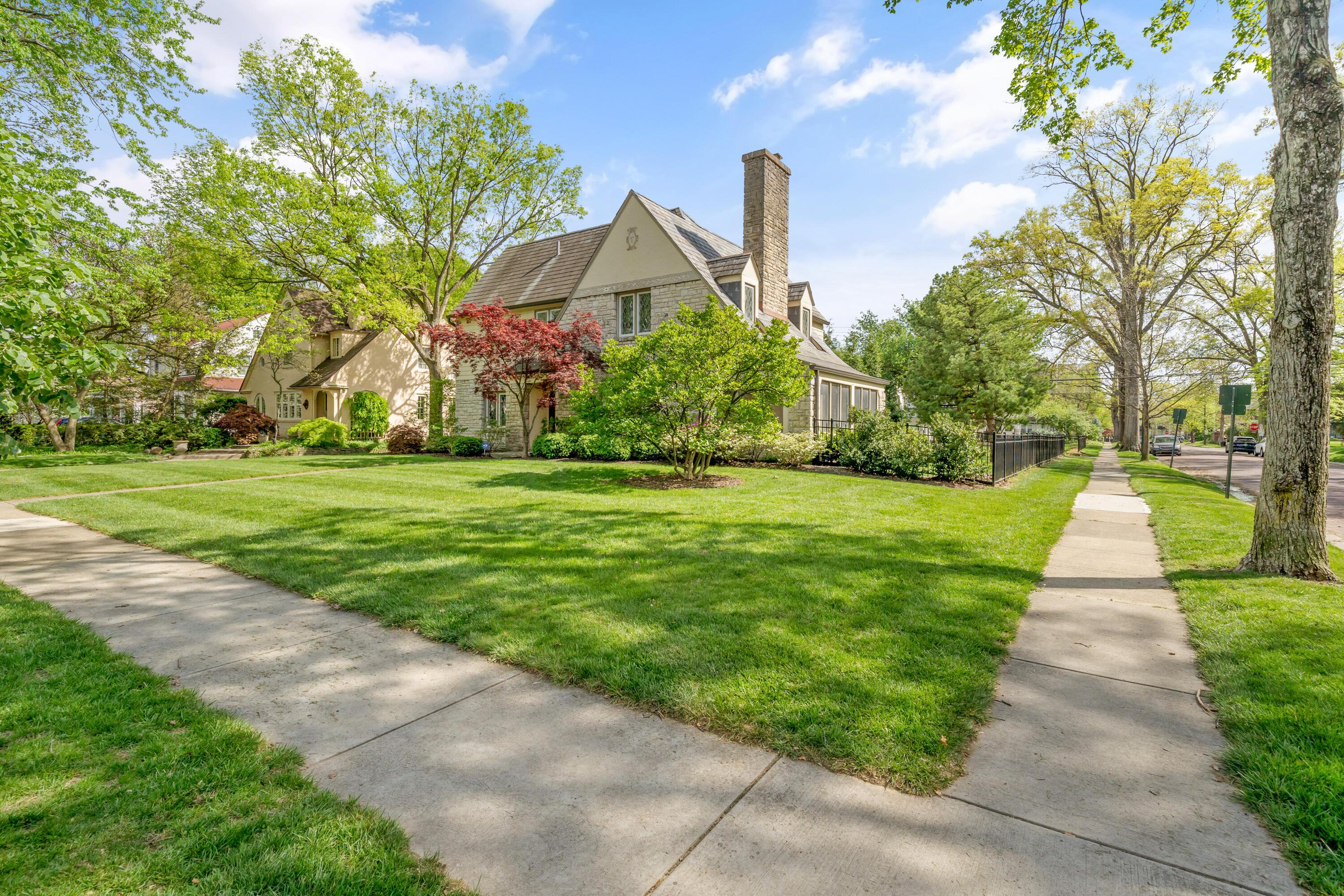 2389 Bryden Road Columbus, OH 43209 - Photo 4 of 90 DSC03054