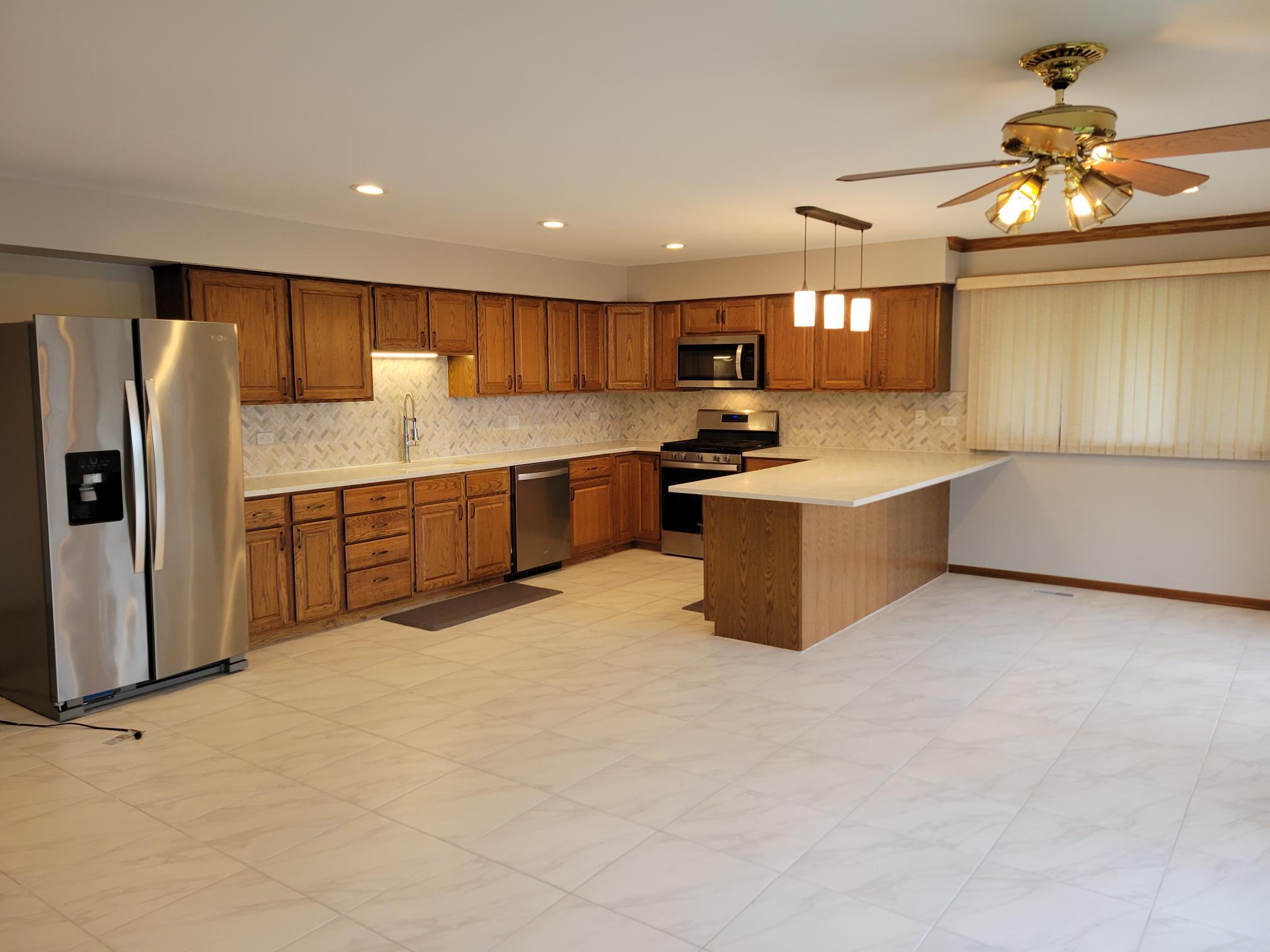 3483 South Shore Drive Delavan, WI 53115 - Photo 3 of 29 Kitchen