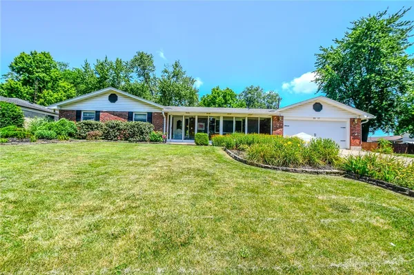 $399,900 | 2517 Banyon Drive, Beavercreek, OH 45431