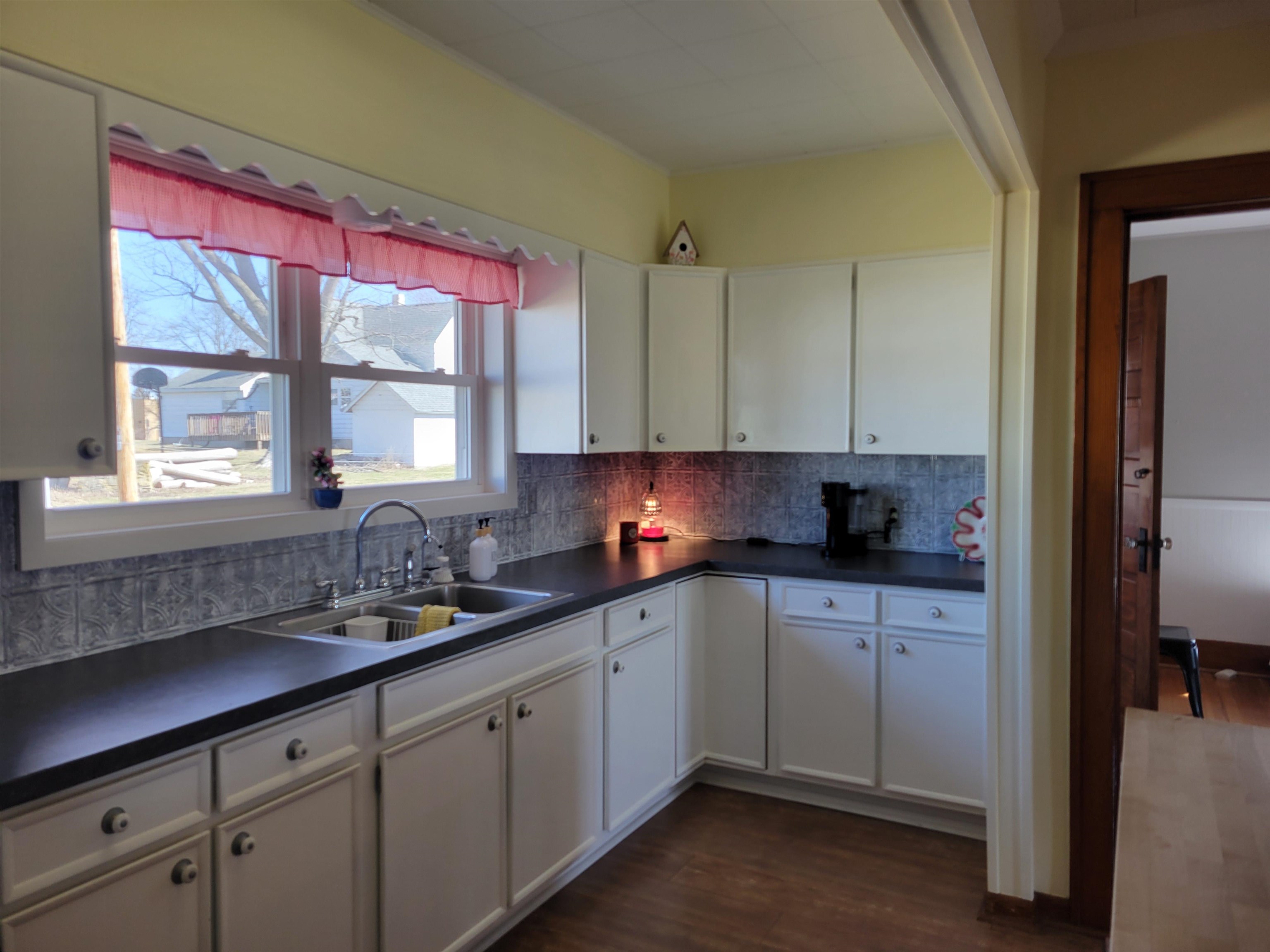 935 West Cherry Street Lancaster, WI 53813 - Photo 5 of 56