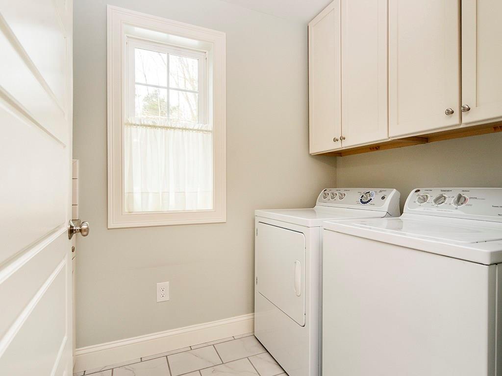 8 Newfield Road Freeport, ME 04032 - Photo 9 of 23 Laundry.