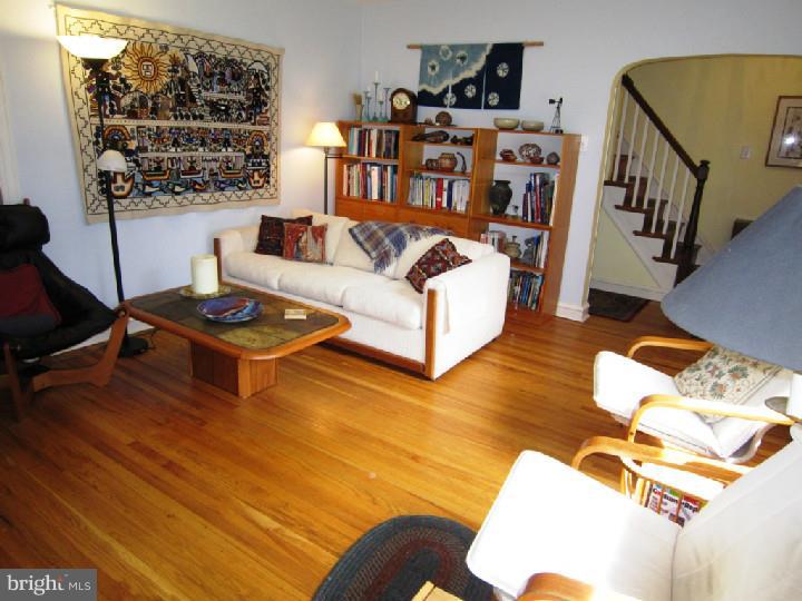 12 Byre Lane Wallingford, PA 19086 - Photo 3 of 24 Living Room
