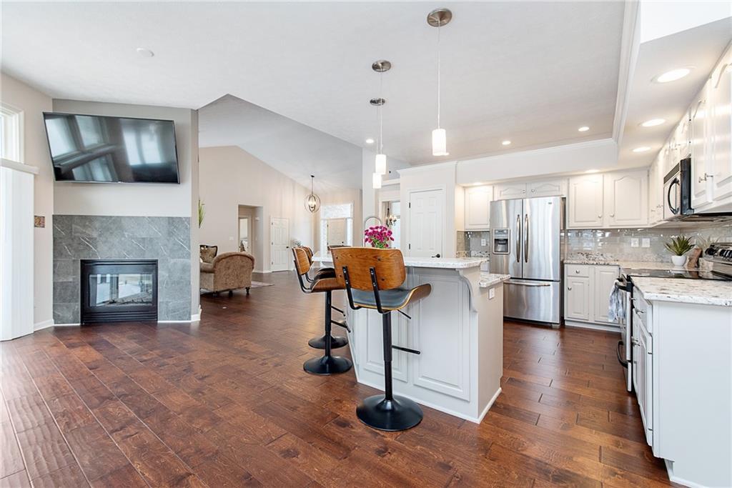 11860 Pebblepointe Pass Carmel, IN 46033 - Photo 14 of 30