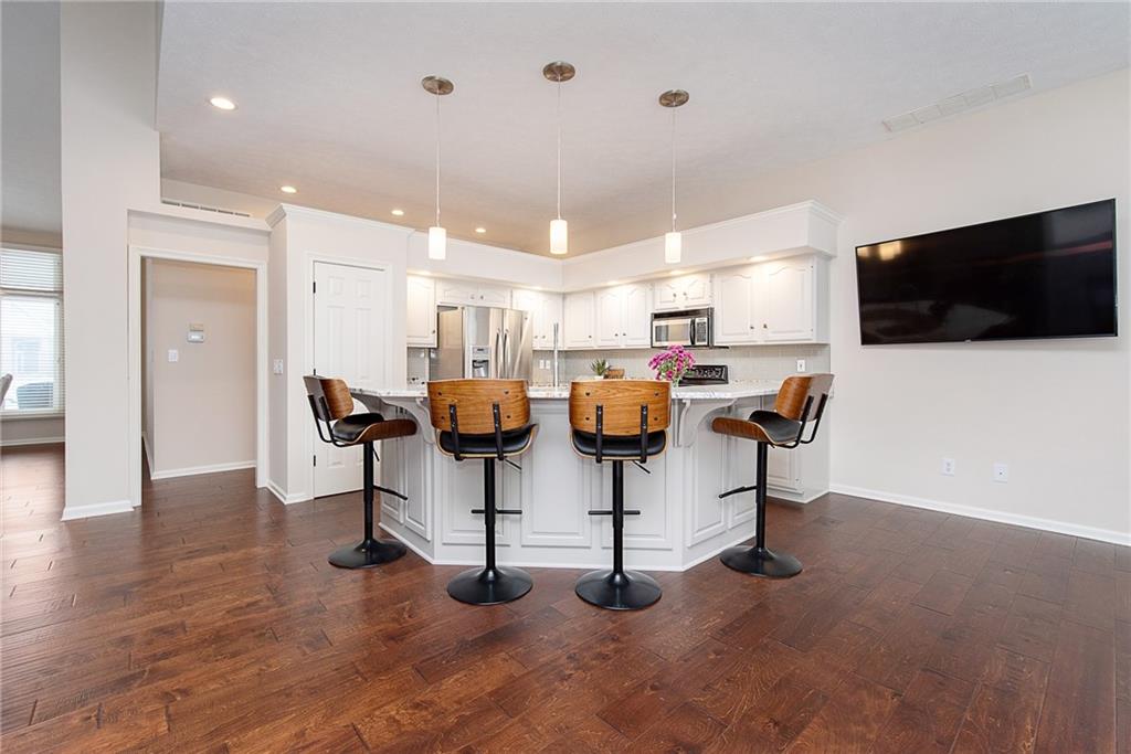 11860 Pebblepointe Pass Carmel, IN 46033 - Photo 10 of 30