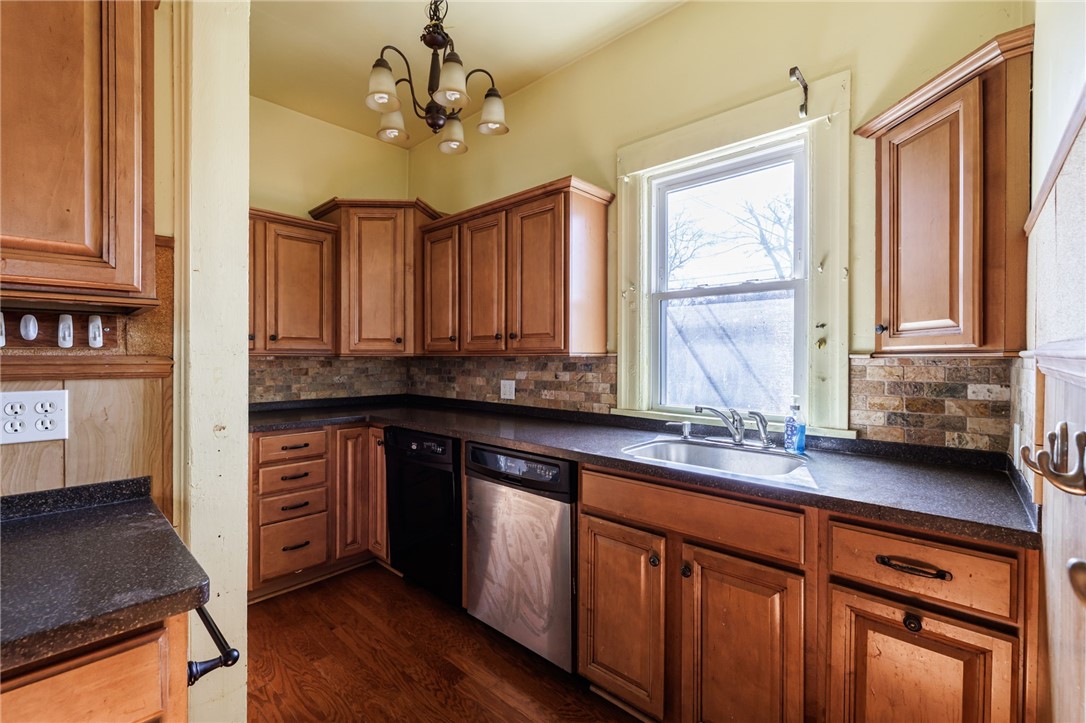 757 Harvard Street Rochester, NY 14610 - Photo 15 of 39
