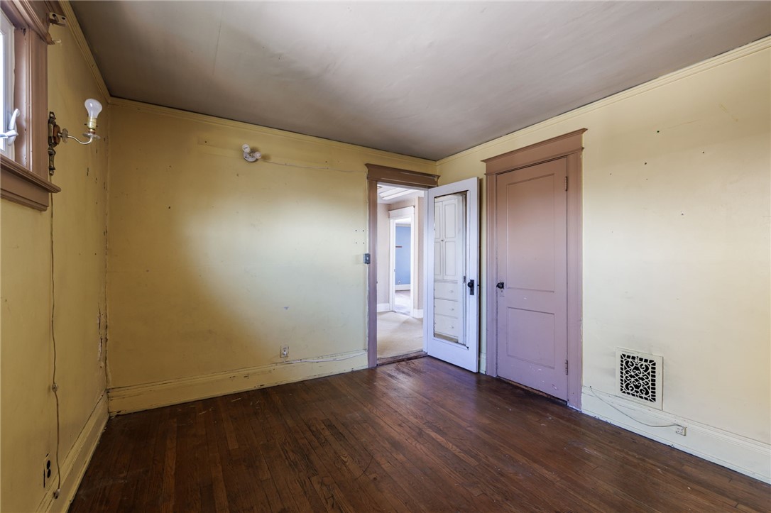 757 Harvard Street Rochester, NY 14610 - Photo 20 of 39 2nd Floor BR 2