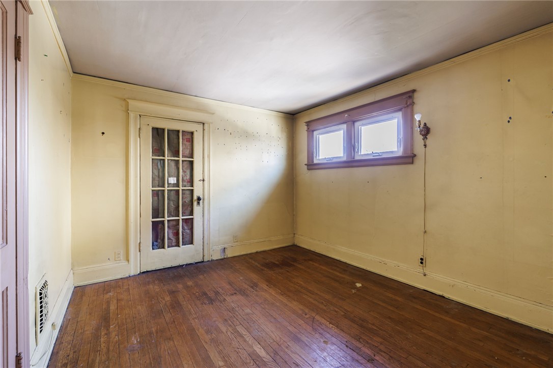 757 Harvard Street Rochester, NY 14610 - Photo 21 of 39 2nd Floor BR 2