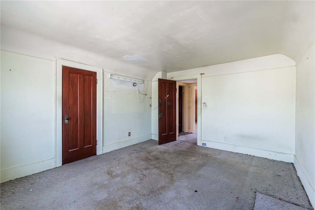 757 Harvard Street Rochester, NY 14610 - Photo 29 of 39 3rd Floor BR 6