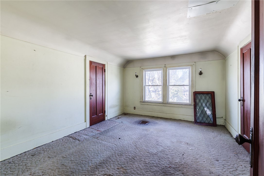 757 Harvard Street Rochester, NY 14610 - Photo 30 of 39 3rd Floor BR 6