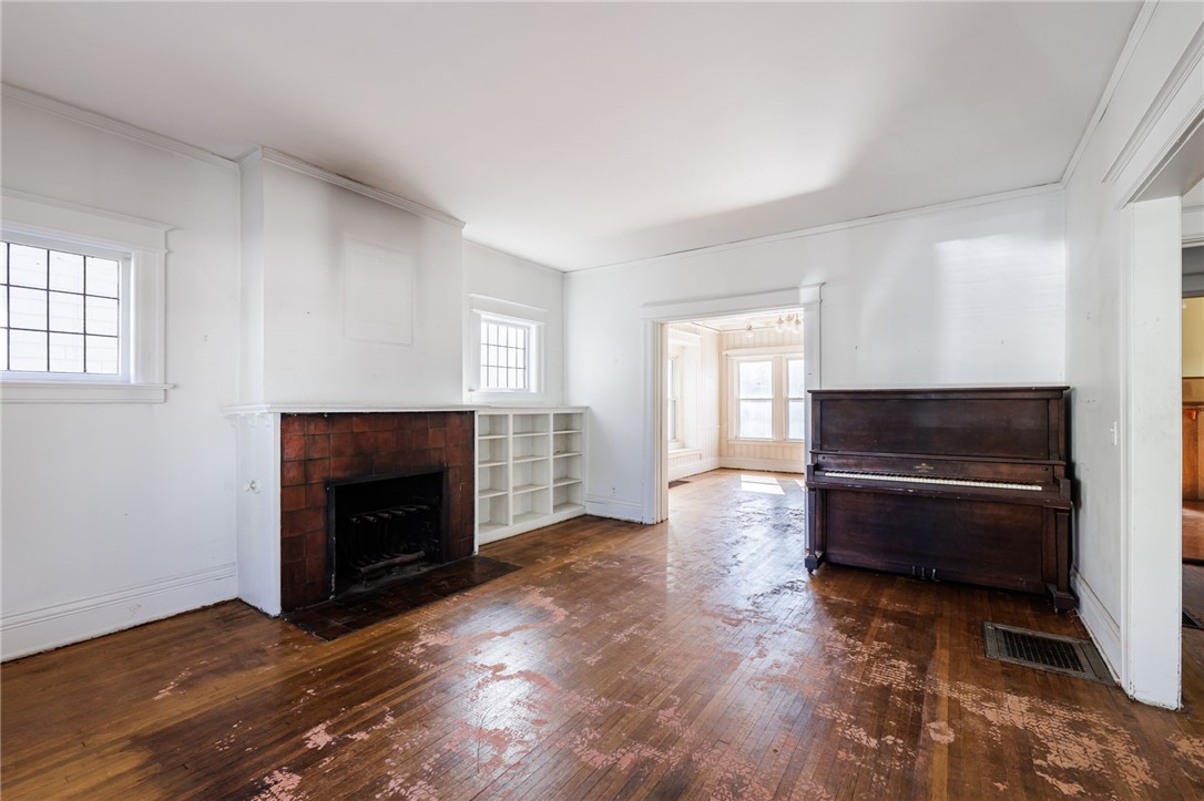 757 Harvard Street Rochester, NY 14610 - Photo 8 of 39