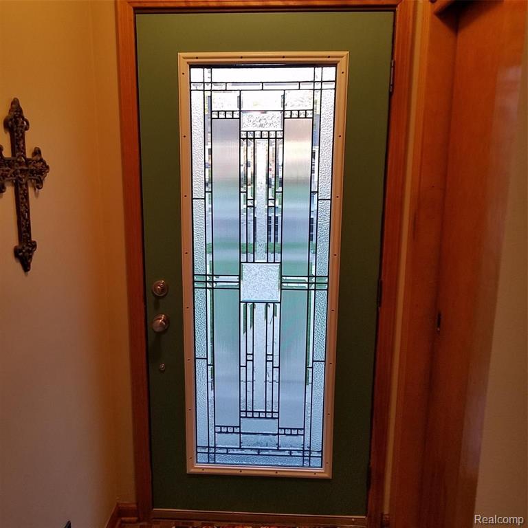 412 Roland Court Grosse Pointe Farms, MI 48236 - Photo 6 of 44