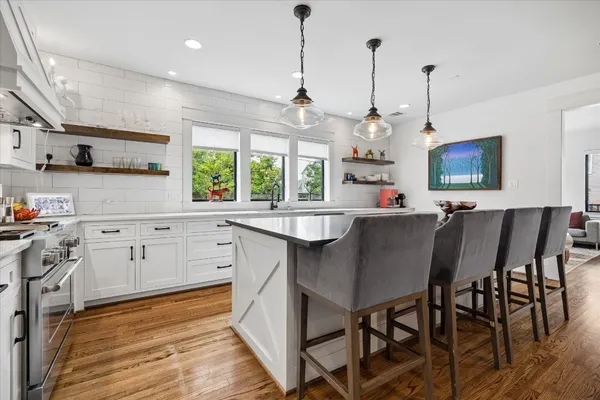 $1,350,000 | 402 East 26th Street, Houston, TX 77008
