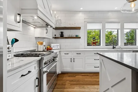 $1,350,000 | 402 East 26th Street, Houston, TX 77008